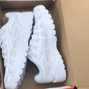 8.5 Nike P-6000